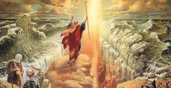 Moisés dividió el Mar Rojo-0