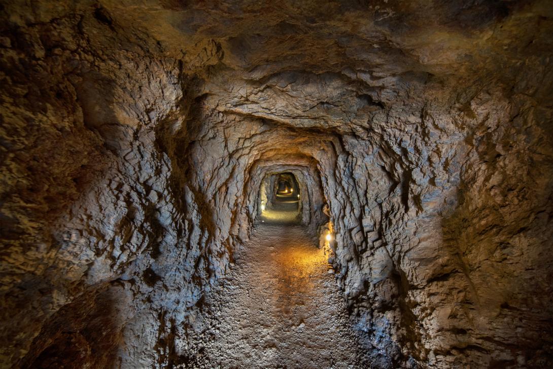 Hallan en Francia una increíble red de túneles de la Edad Media-0