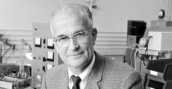 William Shockley inventó el transistor-0